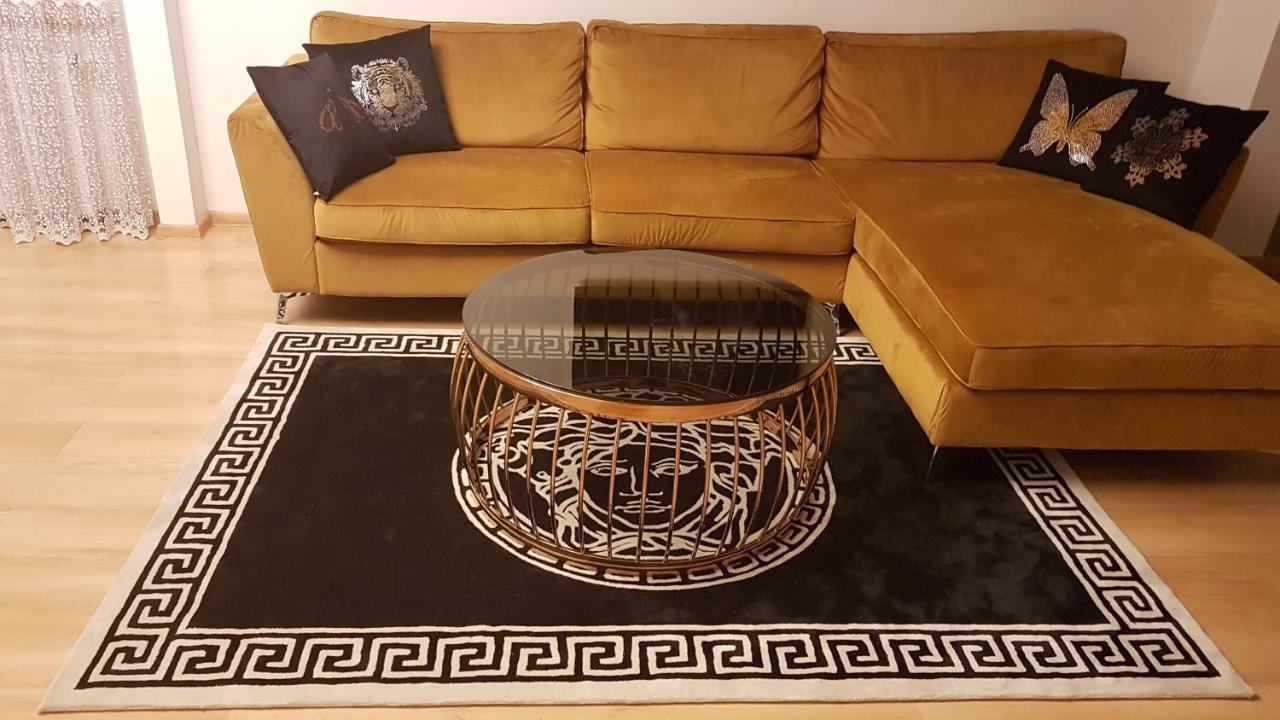 Premium Jacuzzi Apartment クライペダ エクステリア 写真